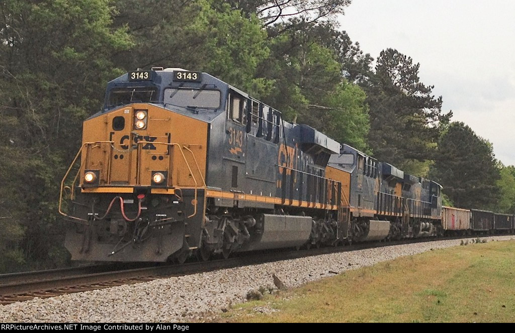 CSX 3143, 3030, and 76 wait for green
